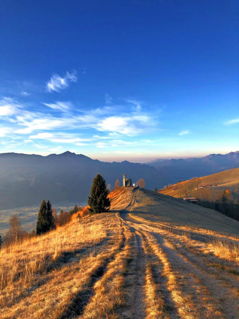 IG-@loripanfilo-Cappella-degli-Alpini-di-Blum-scendendo-da-cima-Parè